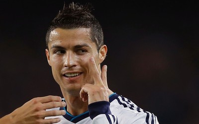 欧盈体育热评-佩洛娃赛后接受英雄般欢呼